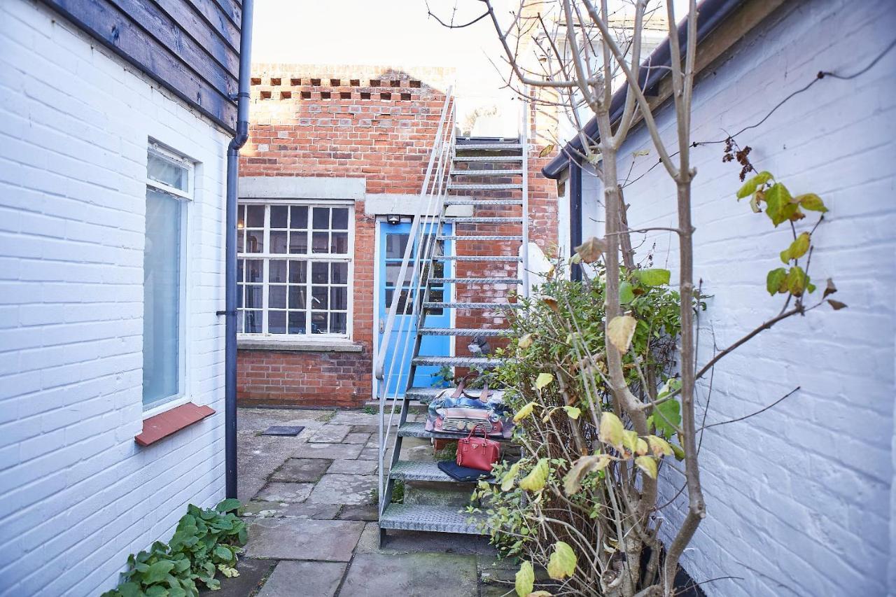 Sealoft, , In Suffolk Apartment *